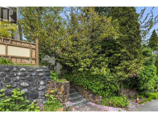 451 E EIGHTH AVENUE, New Westminster, British Columbia V3L4K9