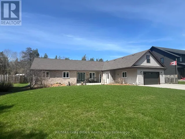 236 BRUCE STREET, South Bruce Peninsula, Ontario N0H2T0