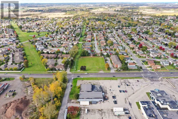 5 - 4257 MONTROSE ROAD, Niagara Falls (Ascot), Ontario L2H1K1