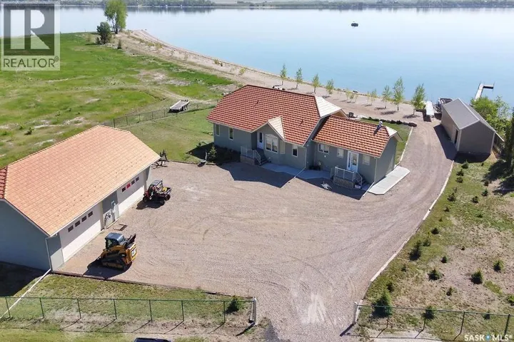 400 Lakeshore DRIVE, Wee Too Beach, Saskatchewan S0G1C0