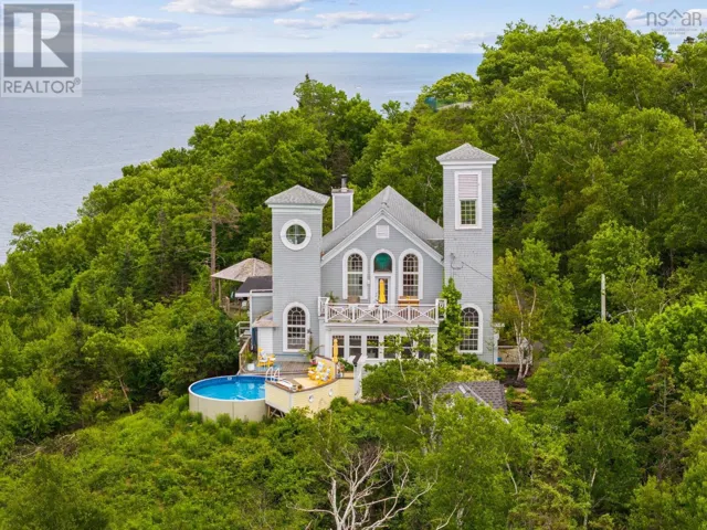 4 York Redoubt Crescent, Fergusons Cove, Nova Scotia B3V1L7