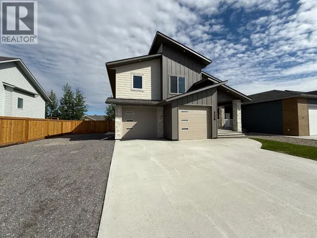 124 TRESTLE Place, Hinton, Alberta T7V0B8