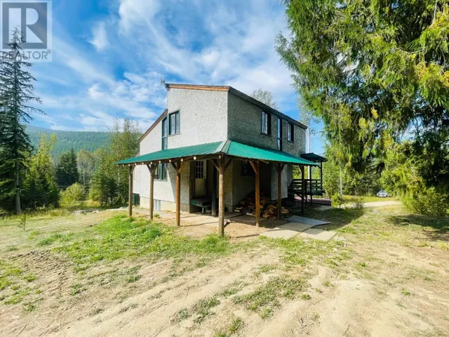 7826 3 Highway, Yahk, British Columbia V0B2P0