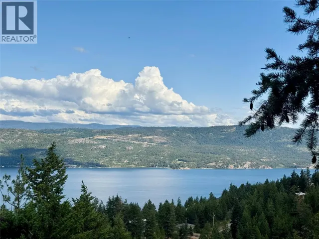 90 Crown Crescent, Vernon, British Columbia V1H2C3