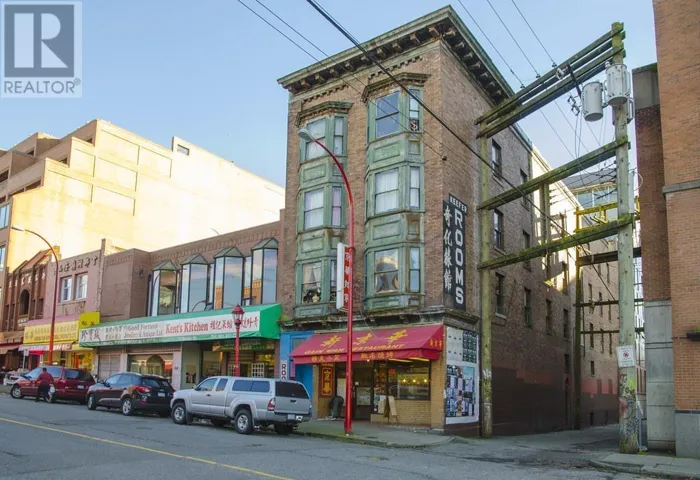 200 238 KEEFER STREET, Vancouver, British Columbia V6A1X5