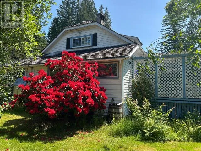 12123 SCOTCH FIR POINT RD, Powell River, British Columbia V8A0M4