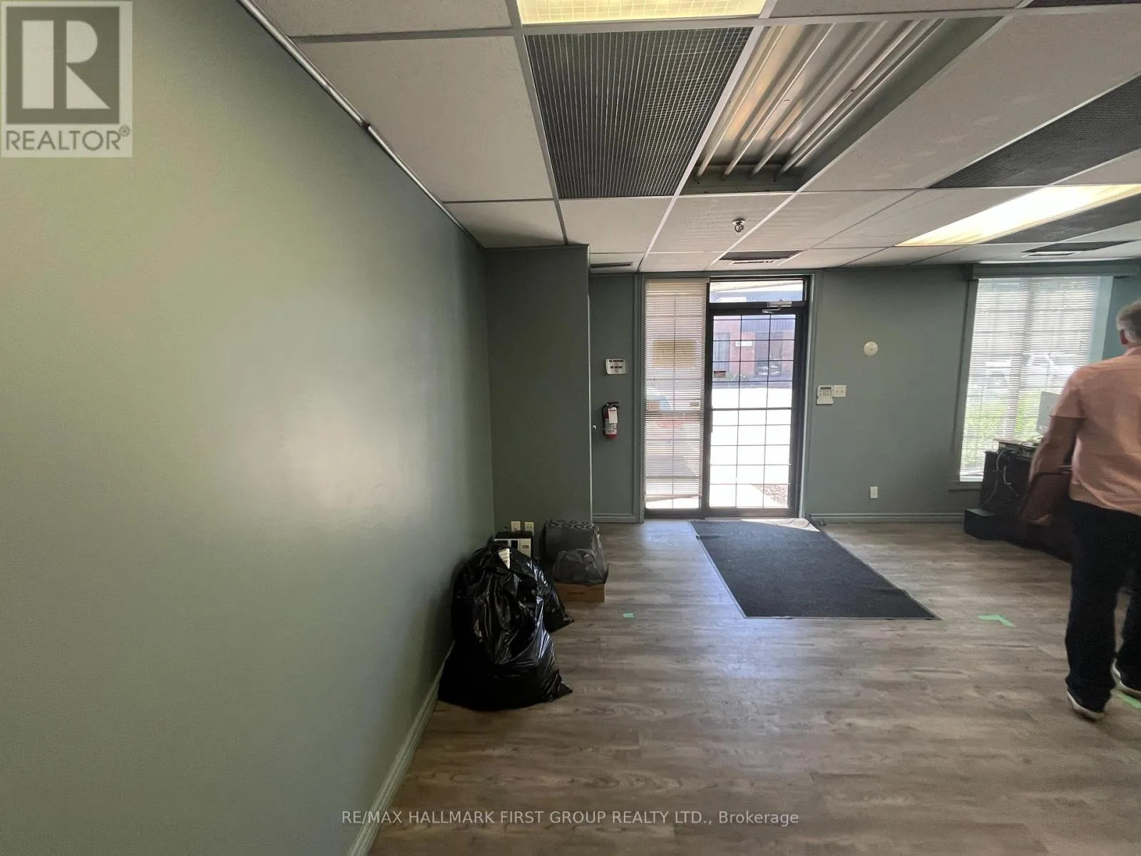 Commercial Sale For Sale
