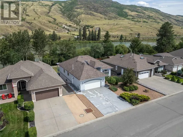 3727 OVERLANDER Drive, Kamloops, British Columbia V2B8M4