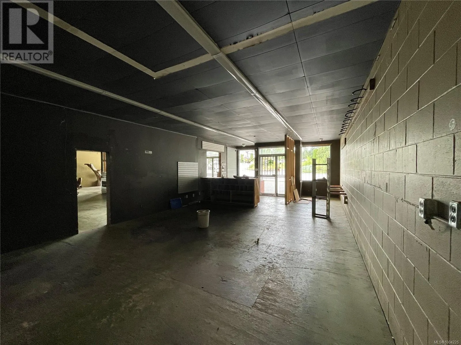 Commercial Sale For Sale