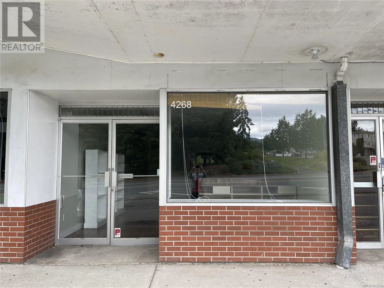 Commercial Sale For Sale
