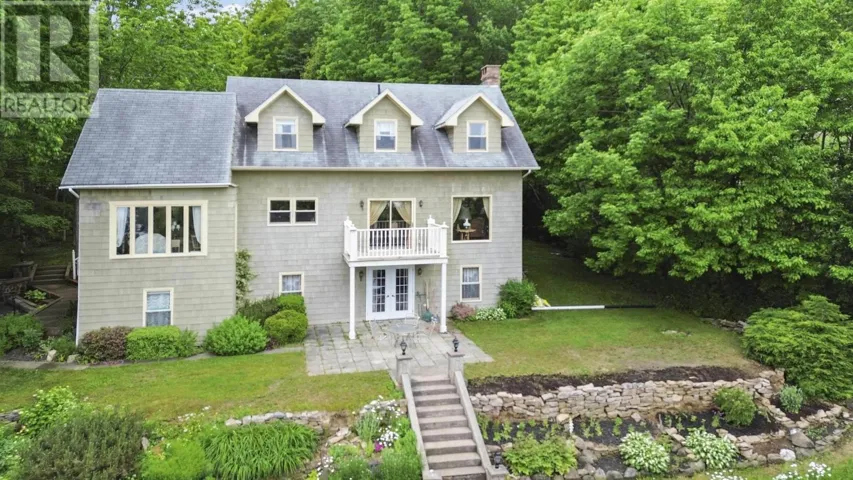 24 Annavista Heights, Bay View, Nova Scotia B0V1A0