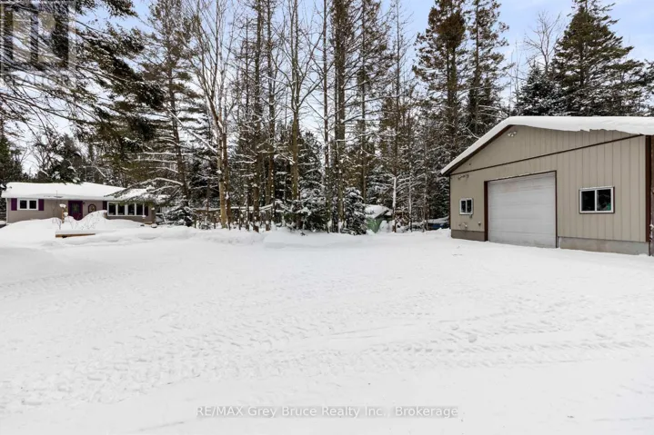 33 WOODSTOCK AVENUE, Northern Bruce Peninsula, Ontario N0H2M0