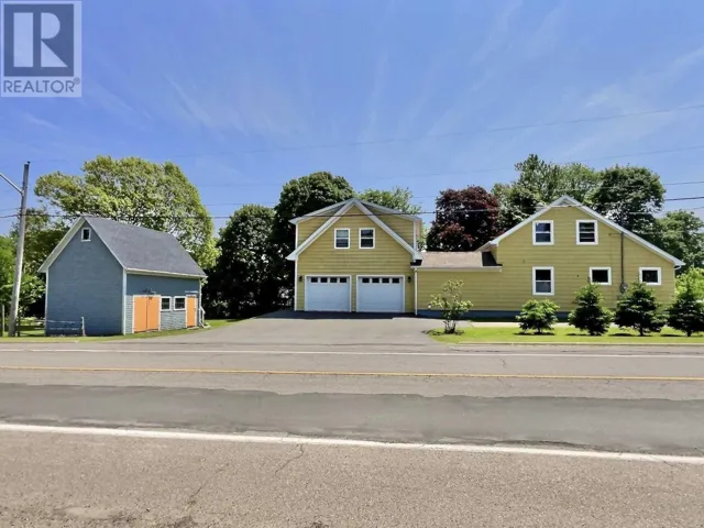 22 Maple Avenue, Charlottetown, Prince Edward Island C1A6E1