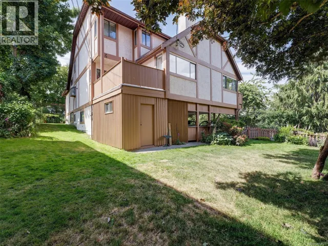 1335 Rudlin St, Victoria, British Columbia V8V3R9