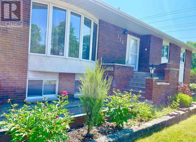 228 Taylor ST, Dryden, Ontario P8N1M6