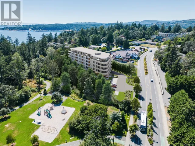 203 167 Island Hwy, View Royal, British Columbia V9B1G1