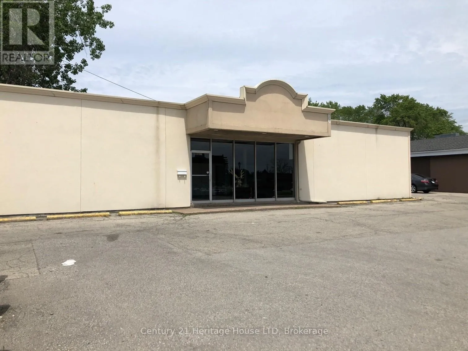 Commercial Sale For Sale