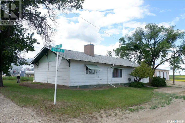48 2nd AVENUE E, Lafleche, Saskatchewan S0H2K0