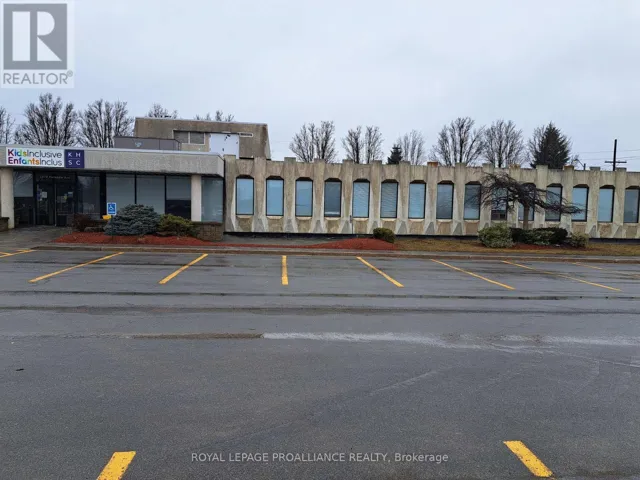 2 - 2479 PARKEDALE AVENUE, Brockville, Ontario K6V3H2