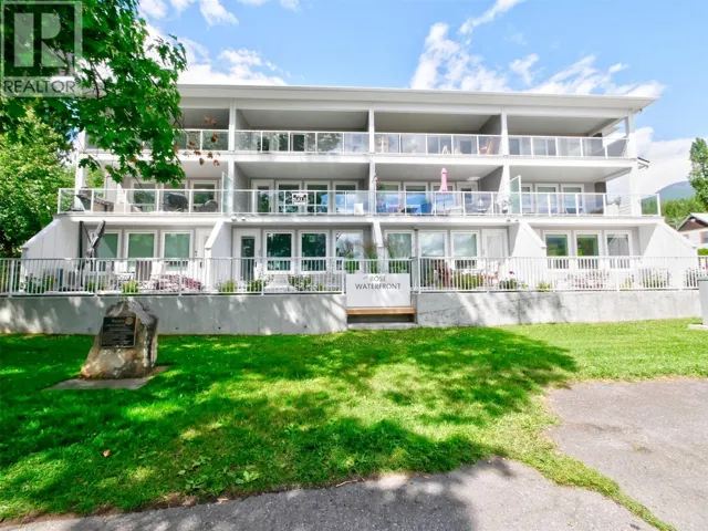 88 Nelson Avenue S Unit# 3, Nakusp, British Columbia V0G1R1