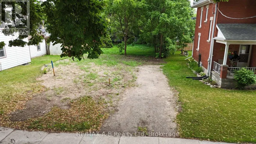 352 QUEEN STREET E, St. Marys, Ontario N4X1C5