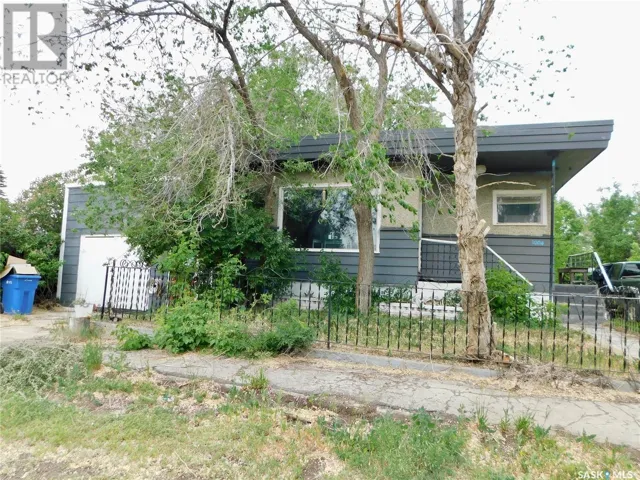 1004 2nd STREET N, Rockglen, Saskatchewan S0H3R1