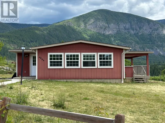 3806 38th Avenue, Creston, British Columbia V0B1G1