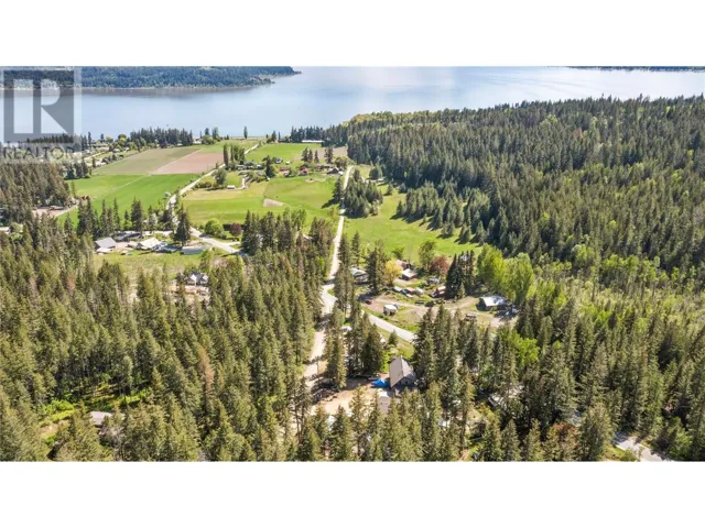645 Badger Road, Tappen, British Columbia V0E2X1
