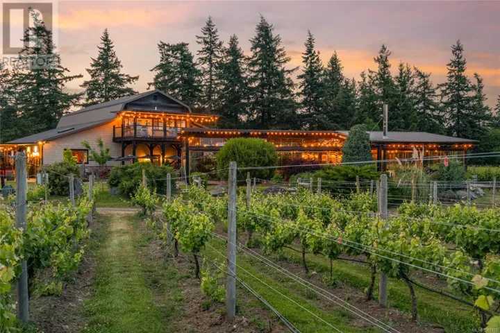 2400 Anderton Rd, Comox, British Columbia V9M8E5