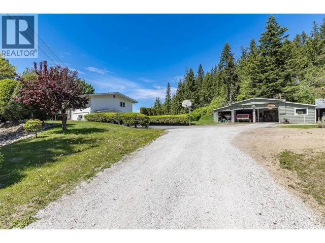 3851 10 Avenue SE, Salmon Arm, British Columbia V1E1W7