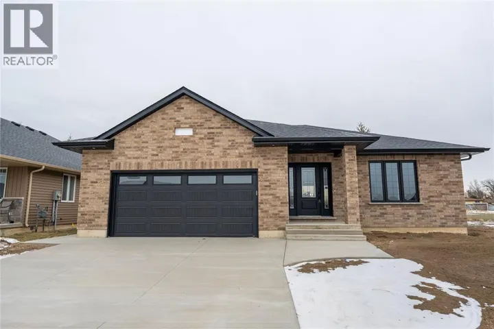482 KATIE COURT, Petrolia, Ontario N0N1R0
