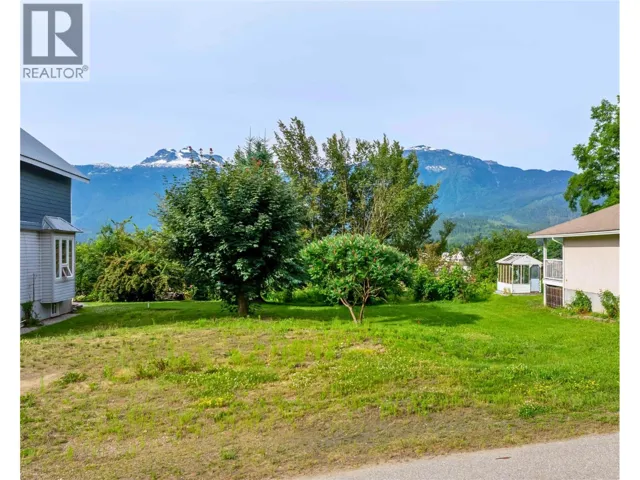 157 Track Street E, Revelstoke, British Columbia V0E2S2