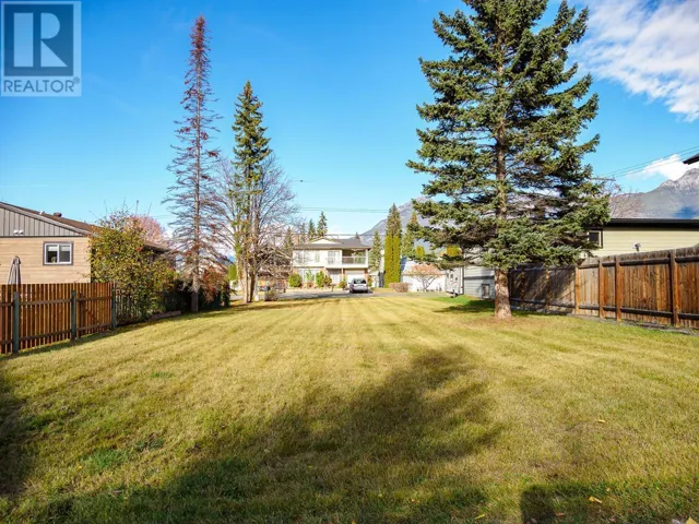 618 8TH S Street, Golden, British Columbia V0A1H0