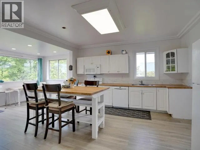 4279 JOYCE AVE, Powell River, British Columbia V8A2Z9