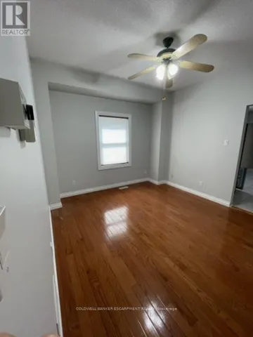 B - 119 MILL STREET E, Halton Hills (AC Acton), Ontario L7G2C7