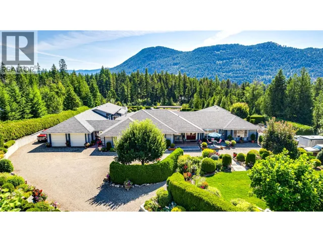 39 Ladyslipper Road, Lumby, British Columbia V0E2G5