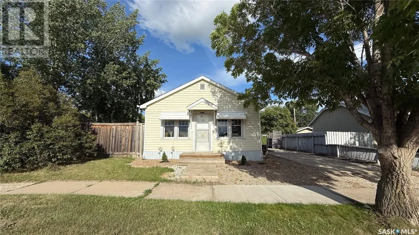 1832 101st STREET, North Battleford, Saskatchewan S9A1B1