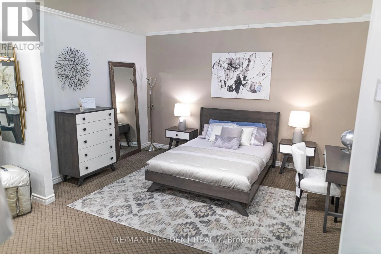 Commercial Sale For Sale