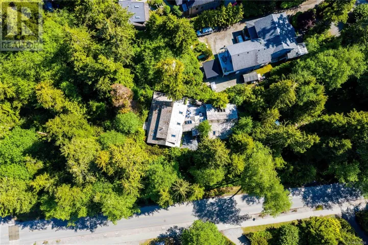 1180 Lynn Rd, Tofino, British Columbia V0R2Z0