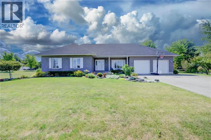 17 MINTO PINES Road, Minto, Ontario N0G2L0