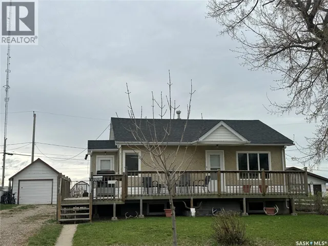 102 9th AVENUE SE, Weyburn, Saskatchewan S4H1Z7