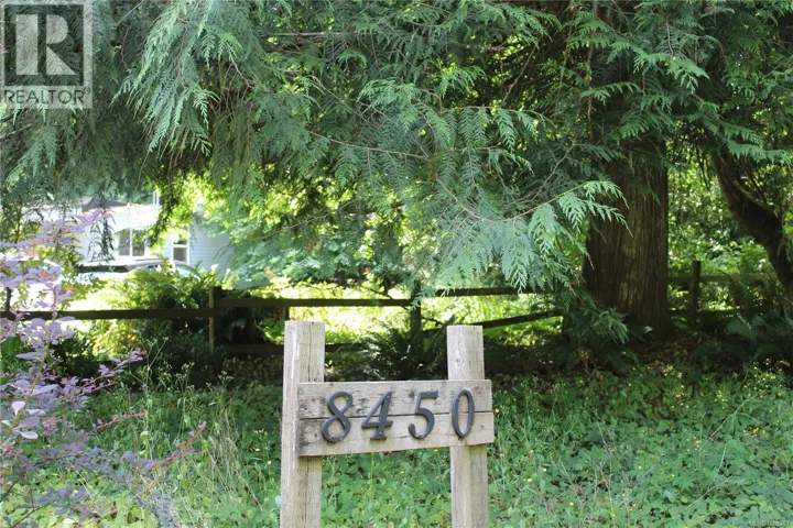 8450 Berray Rd, Fanny Bay, British Columbia V0R1W0