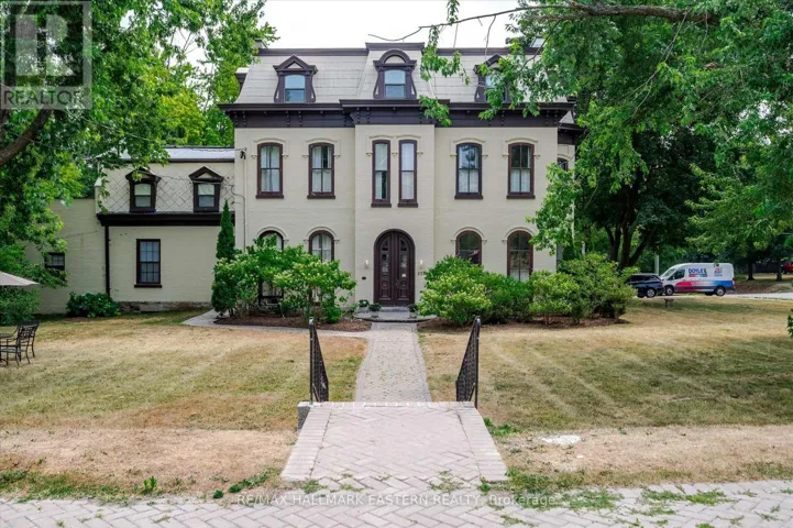 236 BURNHAM STREET, Peterborough East (Central), Ontario K9H1T1