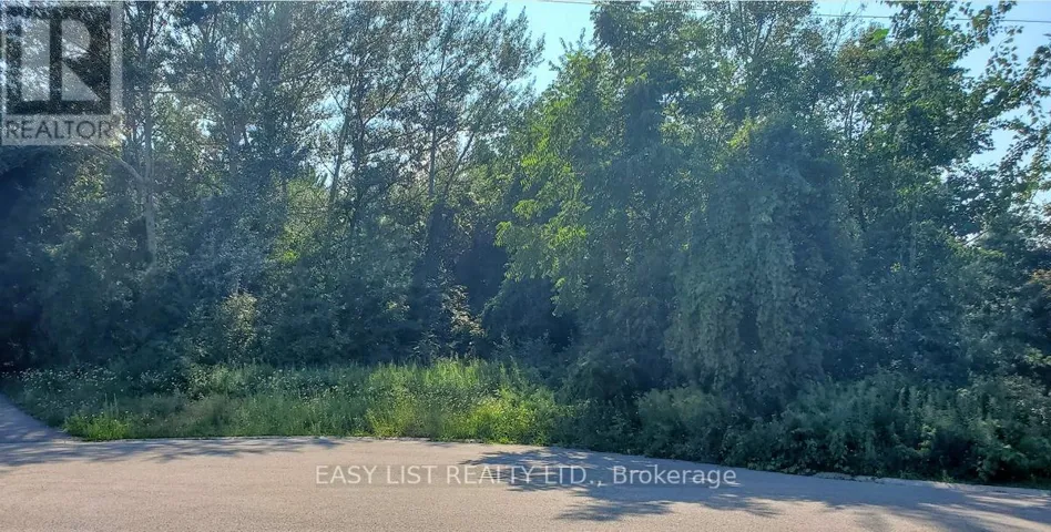 11 LOWRY LANE, Huron-Kinloss, Ontario N2Z0C5