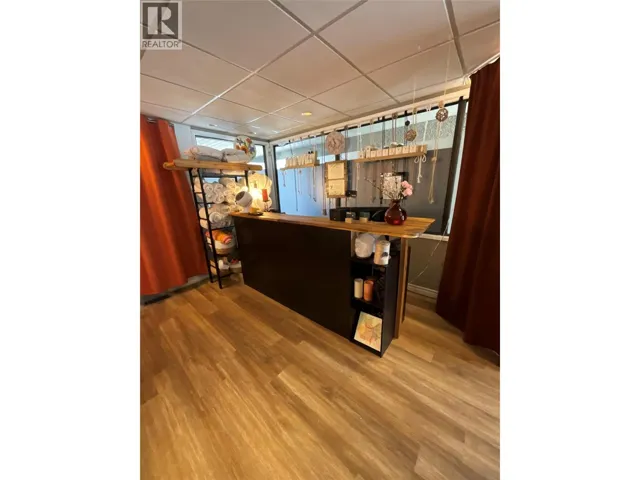 545 Lawrence Avenue Unit# 101A, Kelowna, British Columbia V1Y6L8