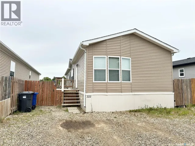 222 Brownlee STREET, Weyburn, Saskatchewan S4H3P4