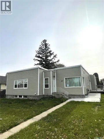 47 21st STREET E, Prince Albert, Saskatchewan S6V1L7
