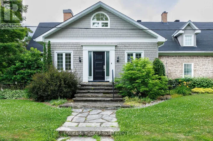 233 STRATHBURN STREET, Mississippi Mills, Ontario K0A1A0