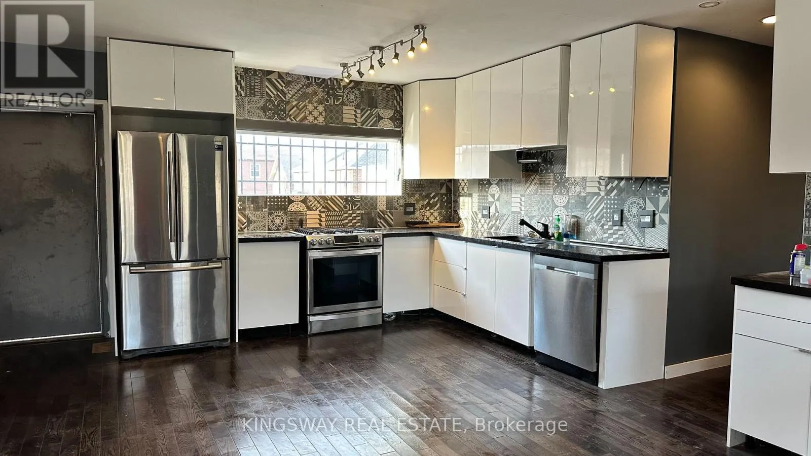 Commercial Sale For Sale