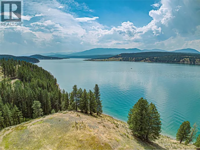 1347 WALDO Road, Baynes Lake, British Columbia V0B1T4